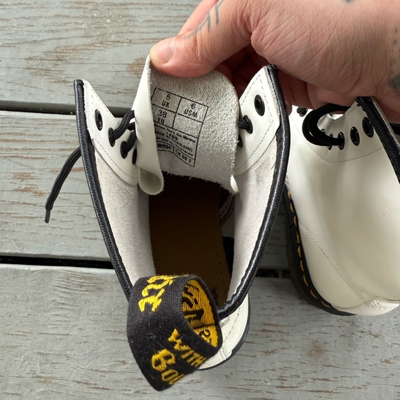 Brand New W7.5 Dr. Martens Boots - Picture 10 of 12